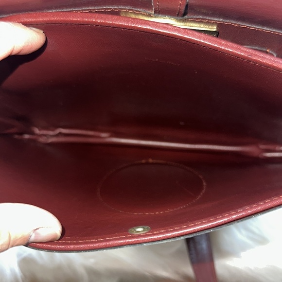 Cartier Elegant Burgundy Leather Shoulder Bag - Picture 12 of 12